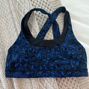 Lululemon bra with pockets size 8